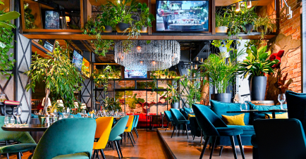 Navigating Restaurant Reviews in the UAE's FMCG HoReCa Landscape